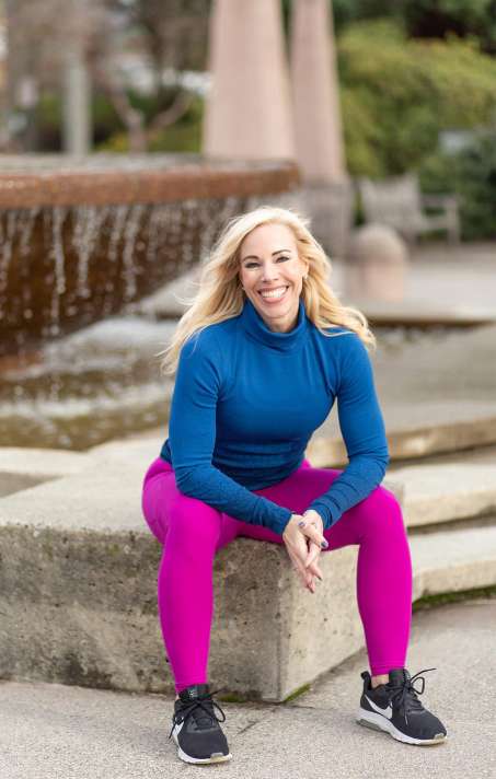 Laura Mak Quist Sitting outside smiling 