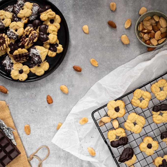 keto almond spritz cookie thumb