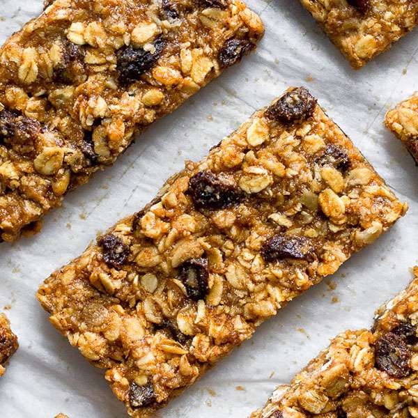 oatmeal raisin bar thumb