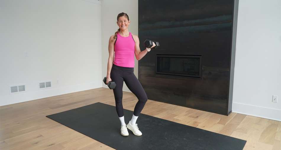 Lindsey Bomgren doing Arms-&-Abs-AMRAP-workout