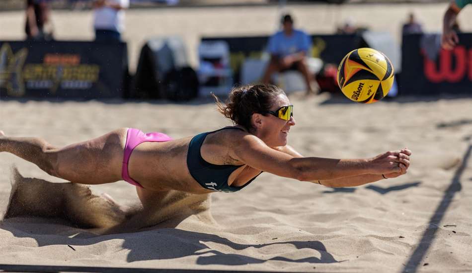 Kim Hildreth Playing beach volleyball 