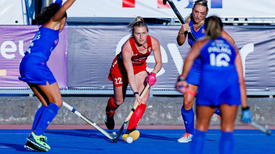 Cassie Sumfest playing Field Hockey